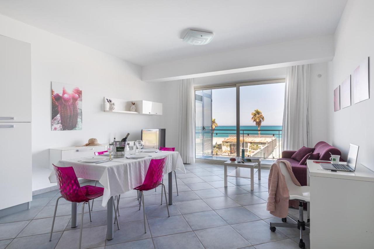 Terraces D'Orlando - Family Apartments With Sea View And Pool Capo dʼOrlando Exterior foto